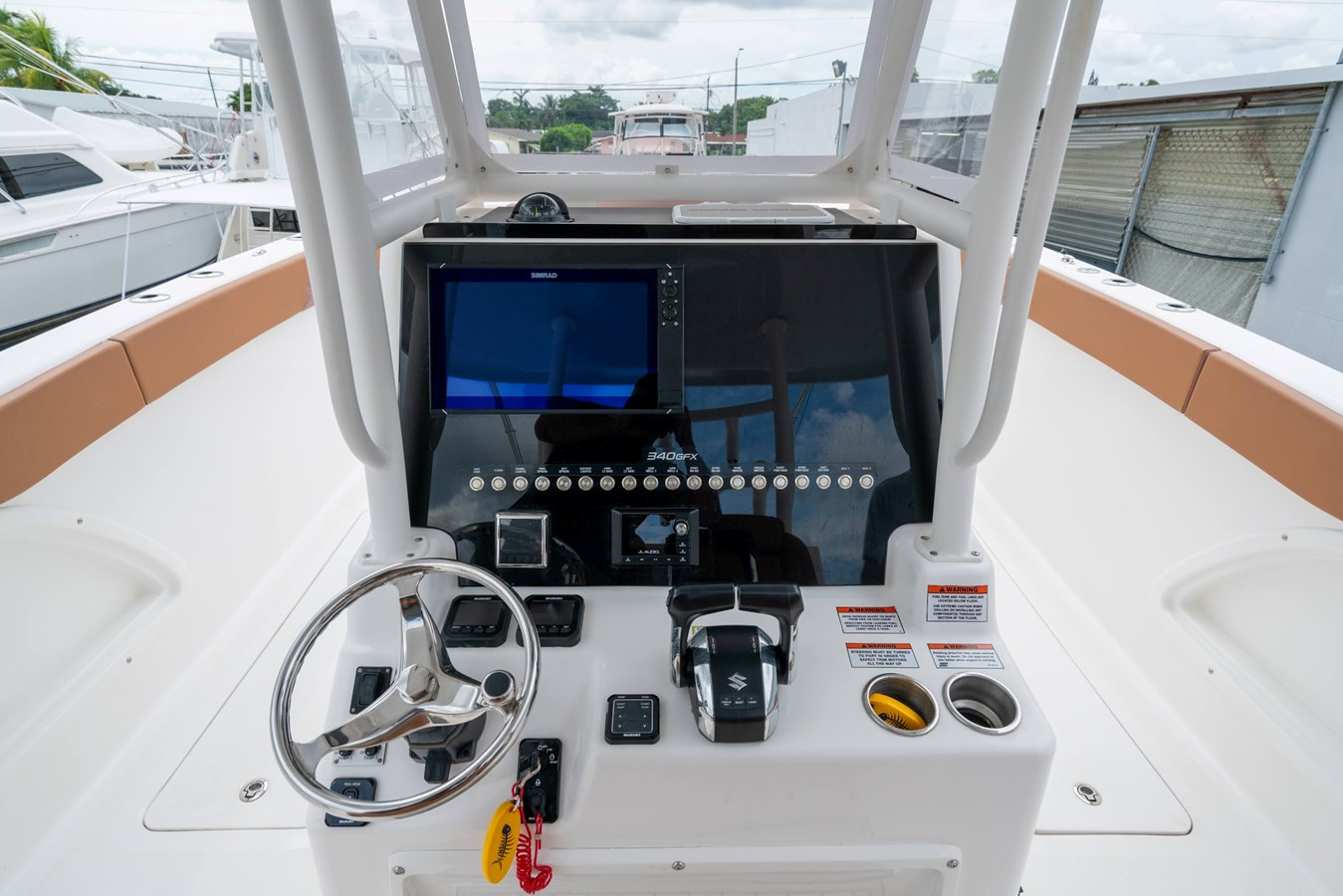 https://arconyachts.ams3.digitaloceanspaces.com/176996/conversions/large_4343685-optimize.jpg