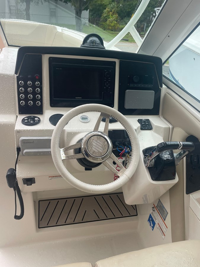 https://arconyachts.ams3.digitaloceanspaces.com/177149/conversions/large_4389998-optimize.jpg