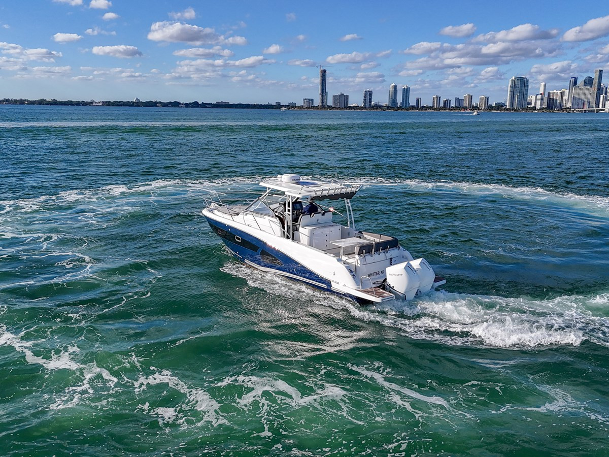 https://arconyachts.ams3.digitaloceanspaces.com/177228/conversions/large_4540697-optimize.jpg