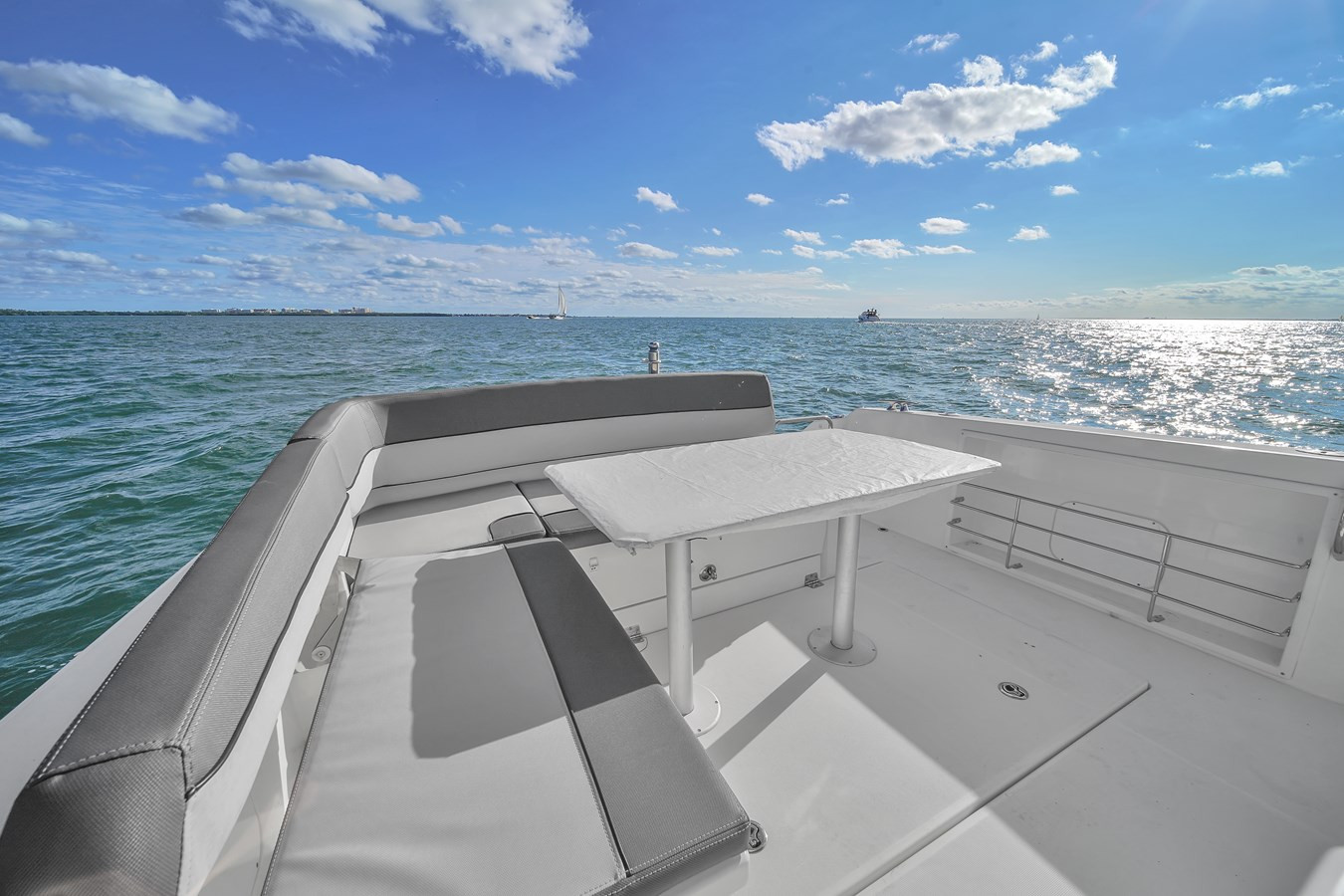 https://arconyachts.ams3.digitaloceanspaces.com/177277/conversions/large_4540712-optimize.jpg