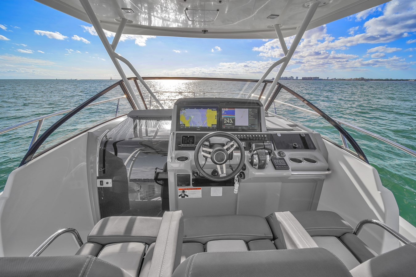 https://arconyachts.ams3.digitaloceanspaces.com/177287/conversions/large_4540716-optimize.jpg