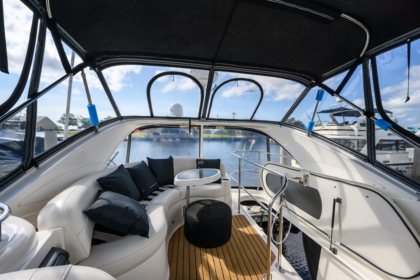 https://arconyachts.ams3.digitaloceanspaces.com/177382/conversions/large_4630764-optimize.jpg