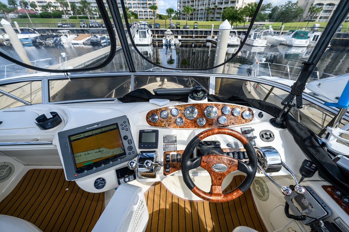 https://arconyachts.ams3.digitaloceanspaces.com/177388/conversions/large_4630766-optimize.jpg