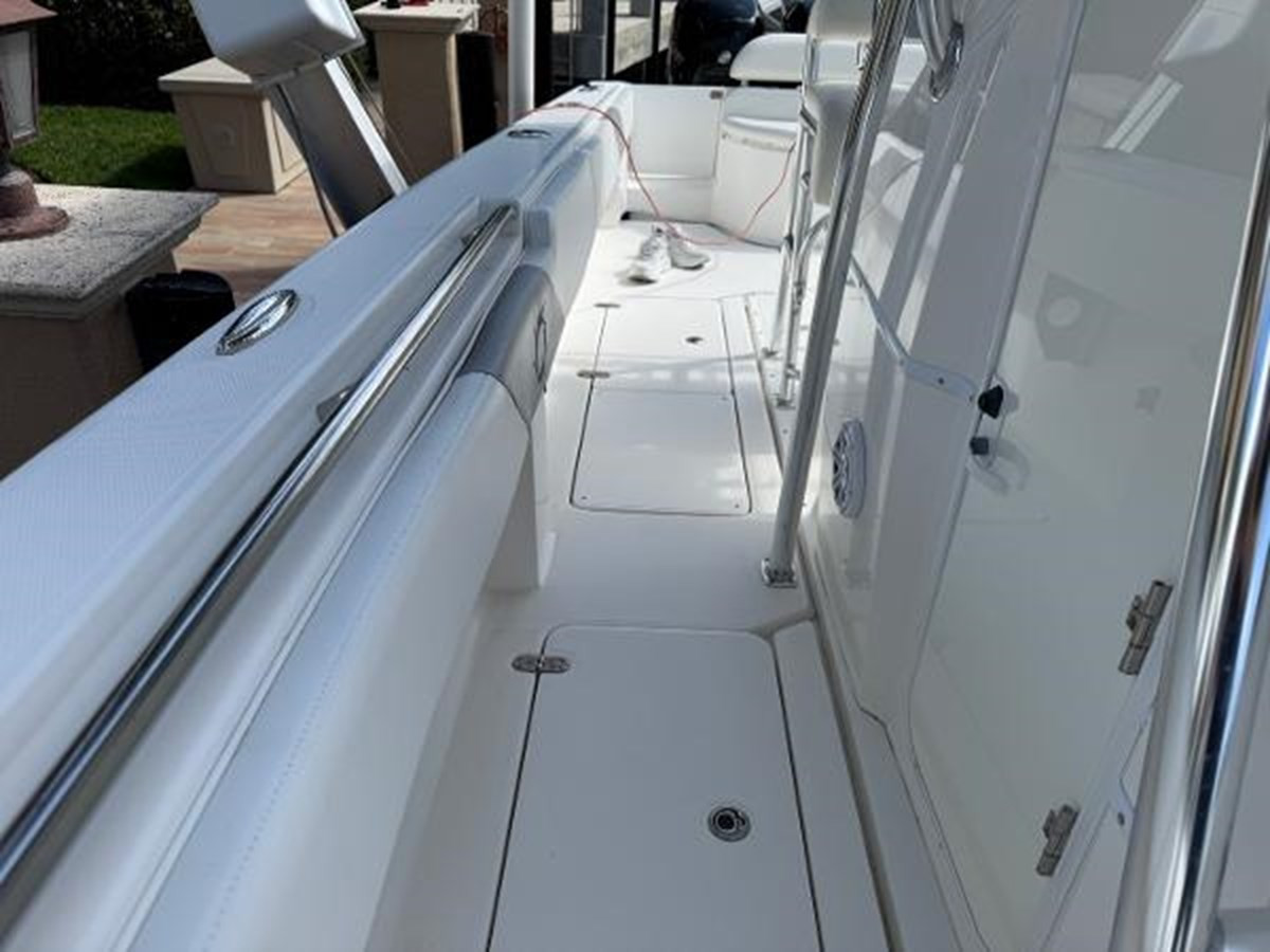 https://arconyachts.ams3.digitaloceanspaces.com/177428/conversions/large_4627576-optimize.jpg