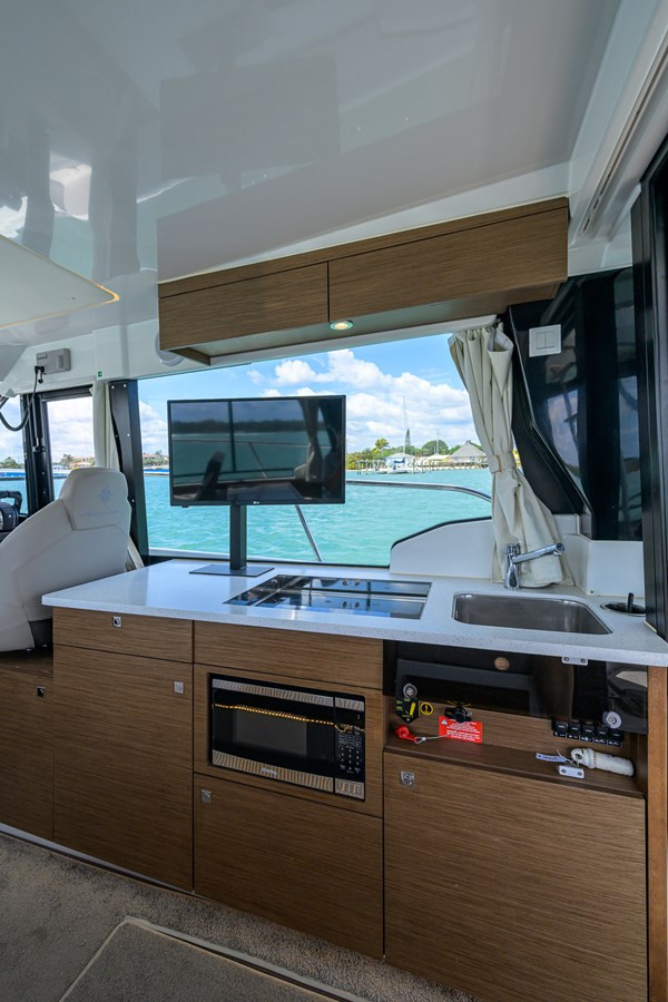 https://arconyachts.ams3.digitaloceanspaces.com/177482/conversions/large_4644325-optimize.jpg