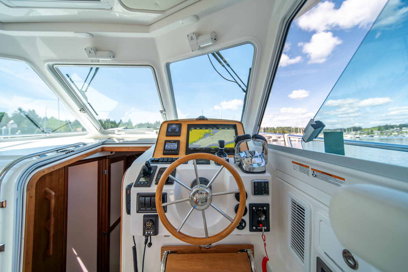 https://arconyachts.ams3.digitaloceanspaces.com/177537/conversions/large_4682356-optimize.jpg