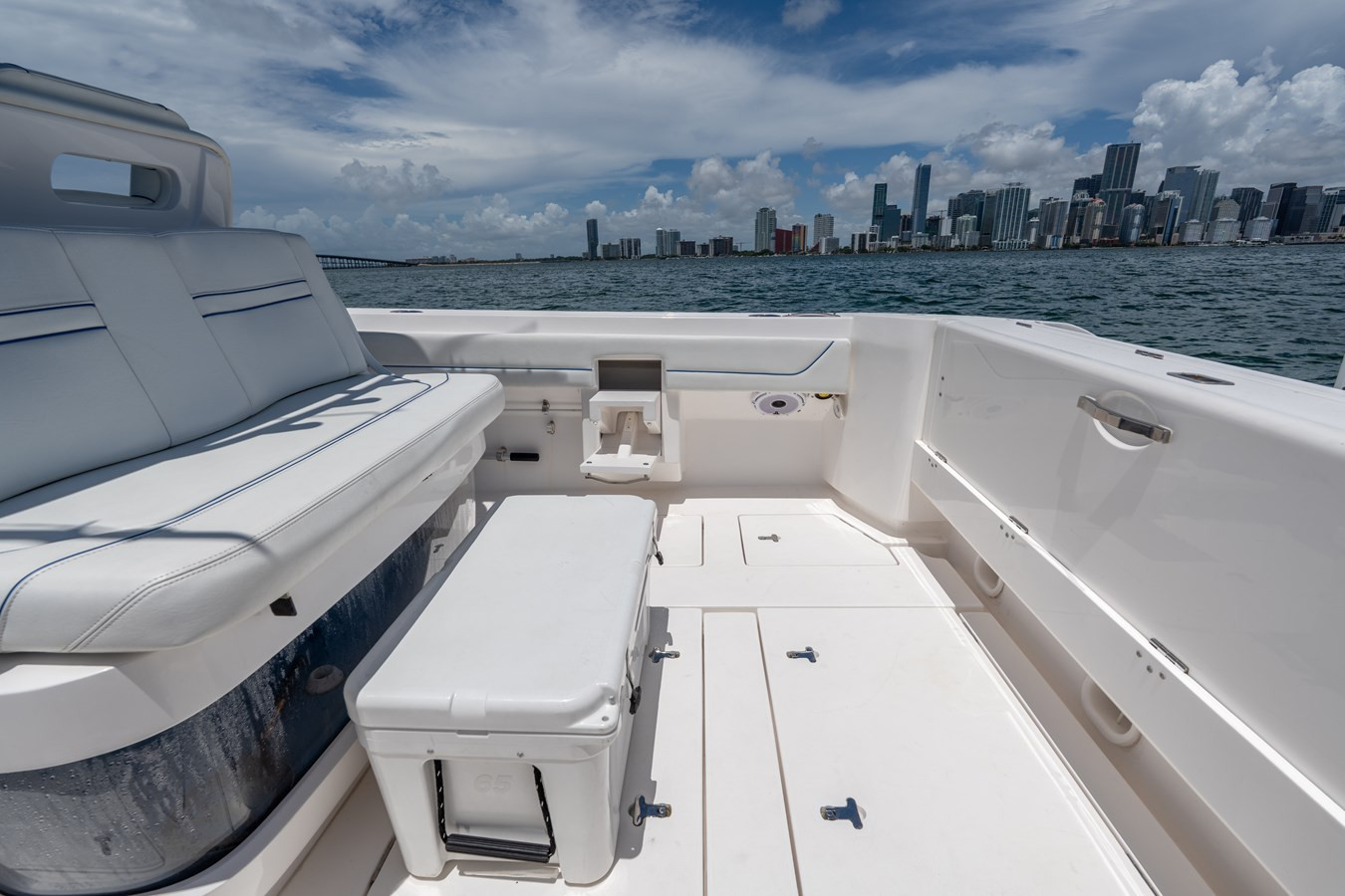 https://arconyachts.ams3.digitaloceanspaces.com/177549/conversions/large_4719392-optimize.jpg