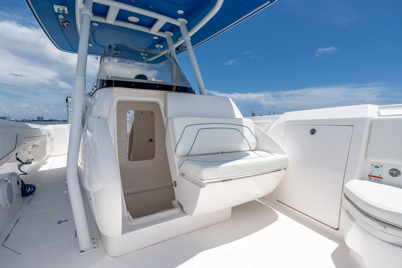 https://arconyachts.ams3.digitaloceanspaces.com/177557/conversions/large_4719386-optimize.jpg
