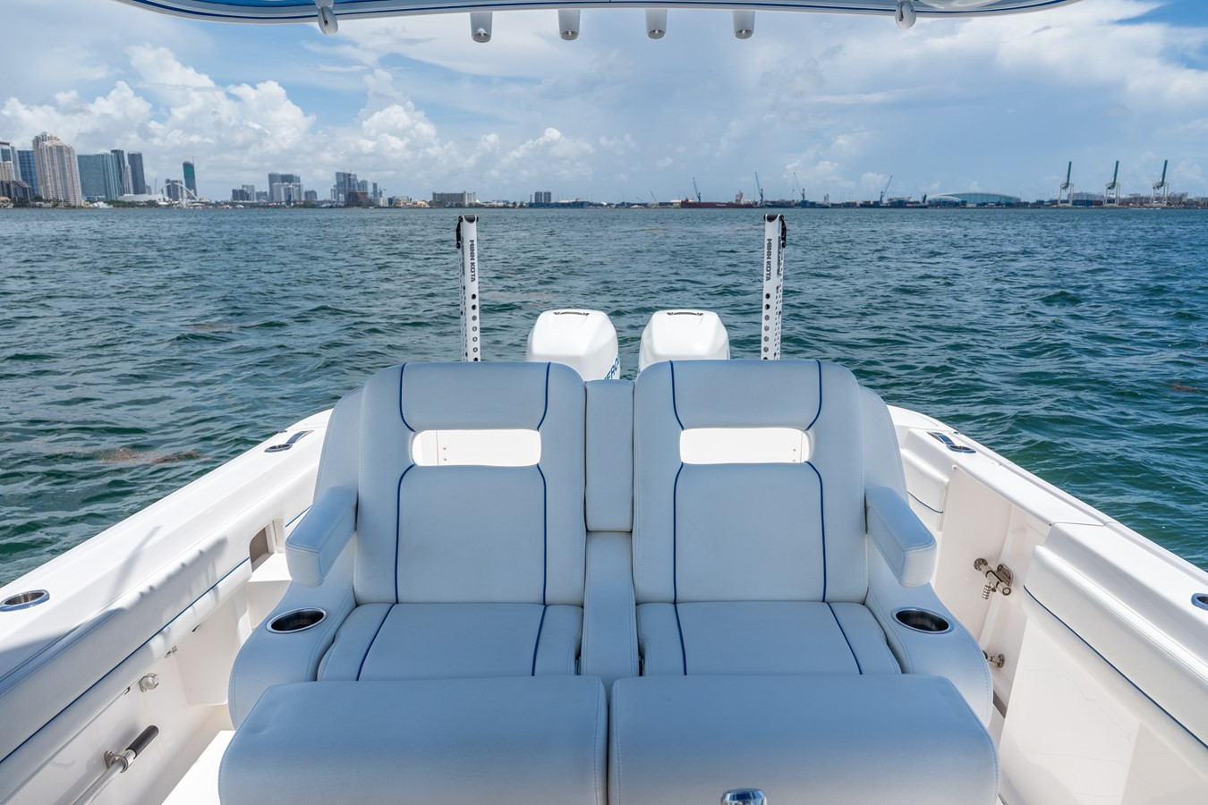 https://arconyachts.ams3.digitaloceanspaces.com/177579/conversions/large_4719395-optimize.jpg
