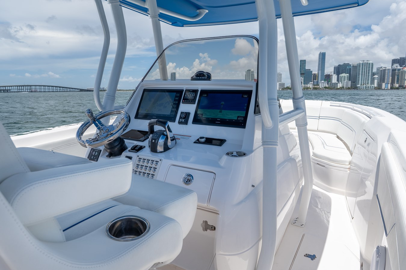 https://arconyachts.ams3.digitaloceanspaces.com/177594/conversions/large_4719404-optimize.jpg