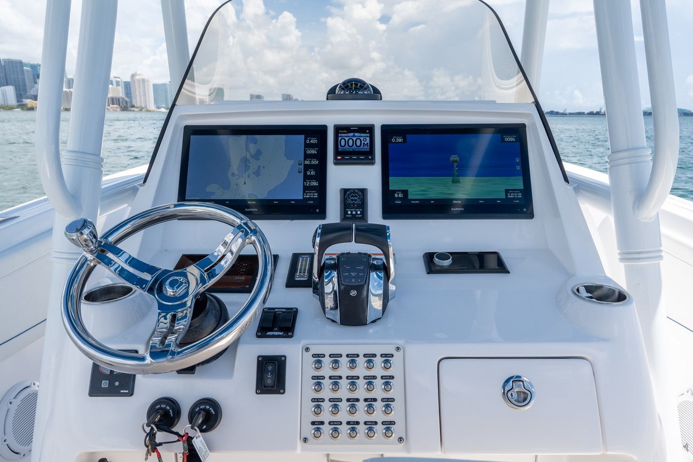 https://arconyachts.ams3.digitaloceanspaces.com/177597/conversions/large_4719402-optimize.jpg
