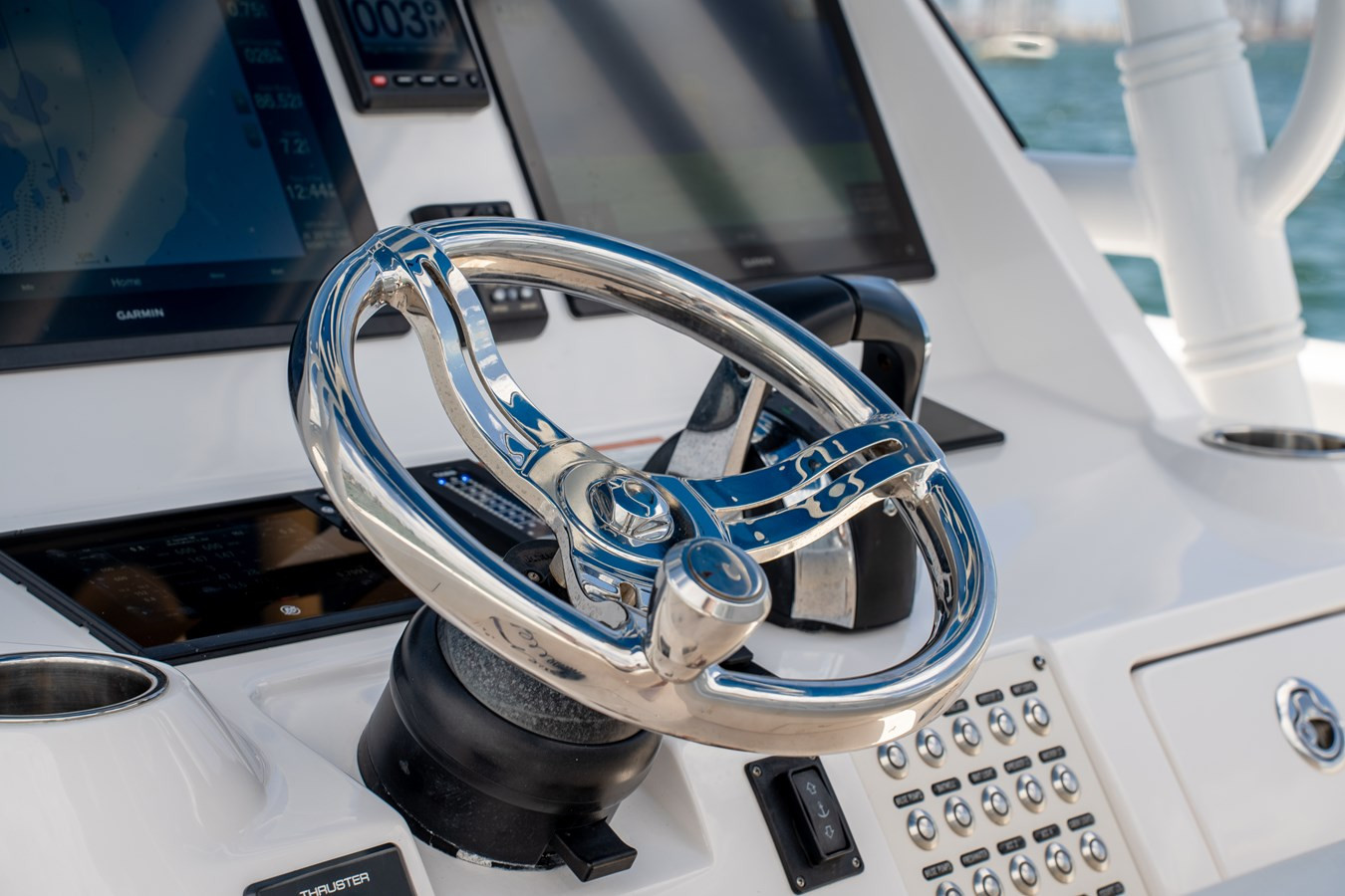 https://arconyachts.ams3.digitaloceanspaces.com/177602/conversions/large_4719379-optimize.jpg