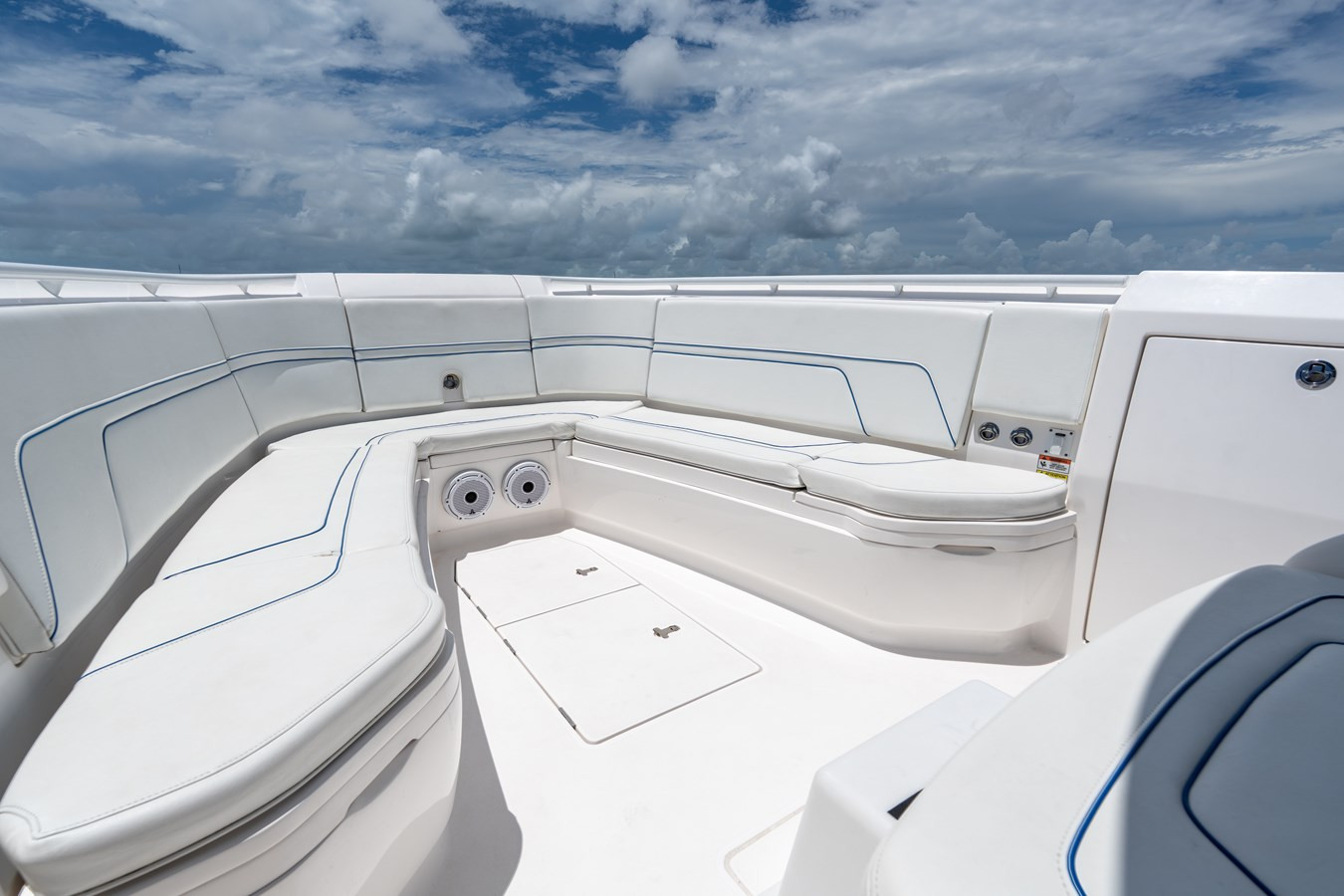 https://arconyachts.ams3.digitaloceanspaces.com/177605/conversions/large_4719387-optimize.jpg