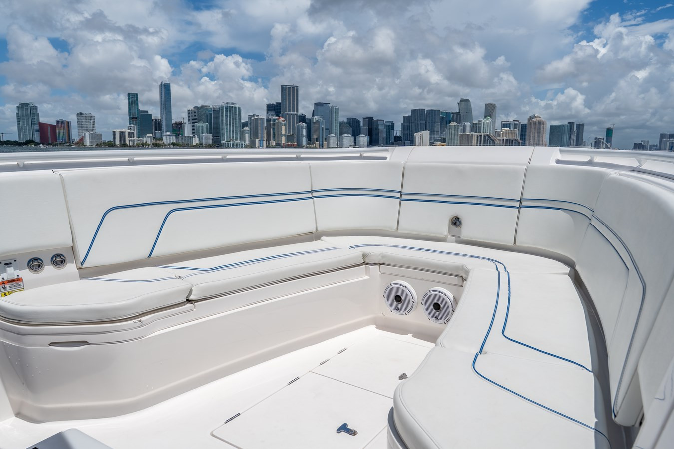 https://arconyachts.ams3.digitaloceanspaces.com/177626/conversions/large_4719400-optimize.jpg