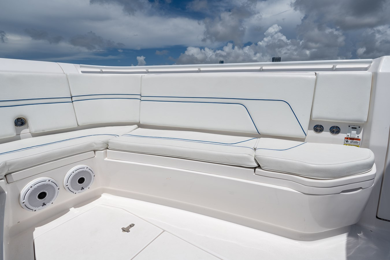 https://arconyachts.ams3.digitaloceanspaces.com/177632/conversions/large_4719407-optimize.jpg