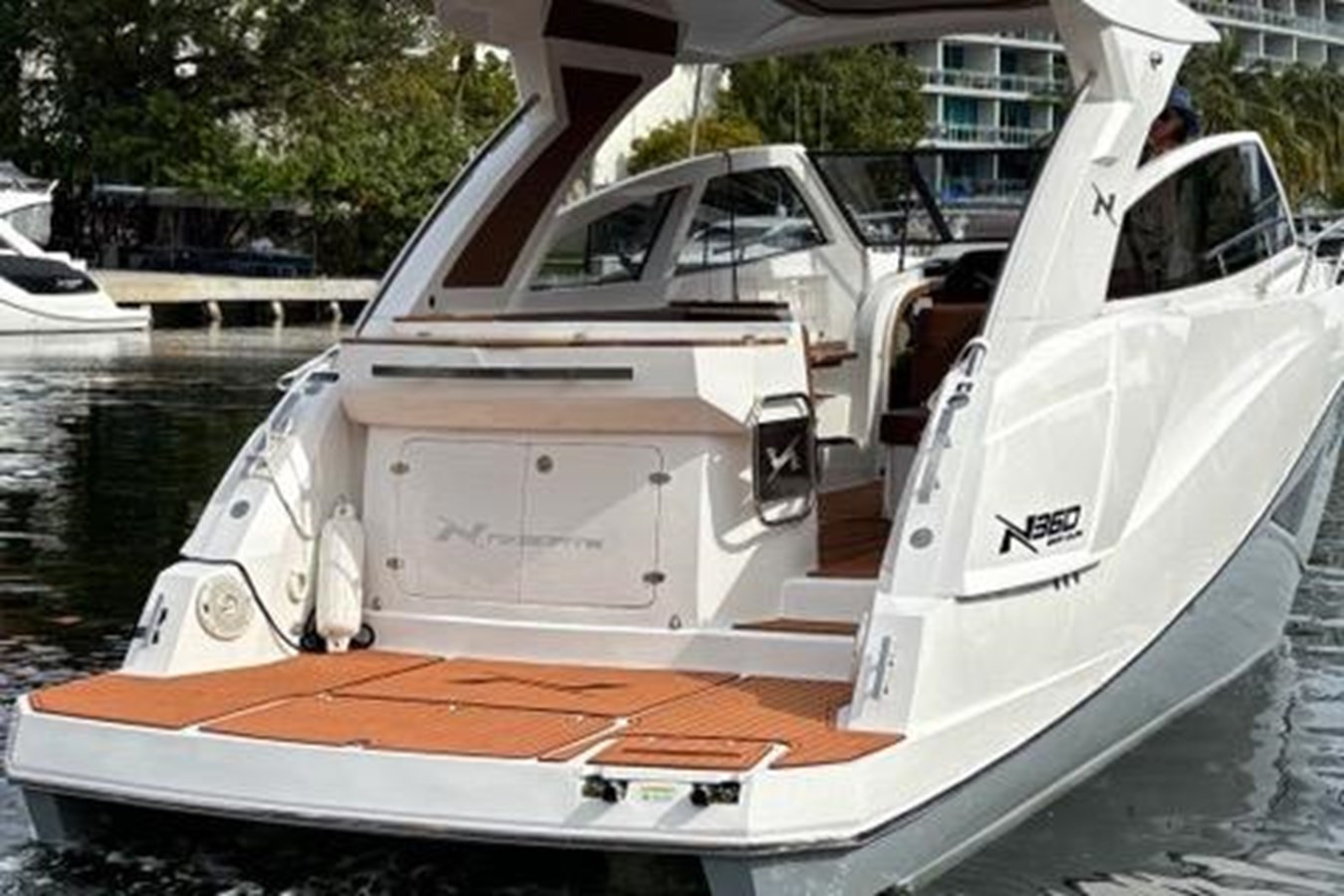 https://arconyachts.ams3.digitaloceanspaces.com/177670/conversions/large_4103646-optimize.jpg