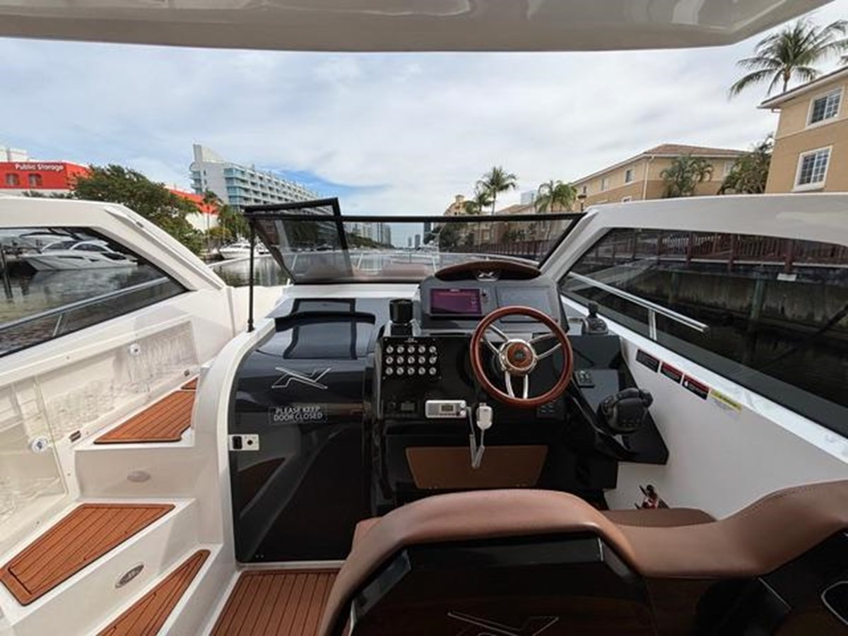 https://arconyachts.ams3.digitaloceanspaces.com/177707/conversions/large_4103660-optimize.jpg
