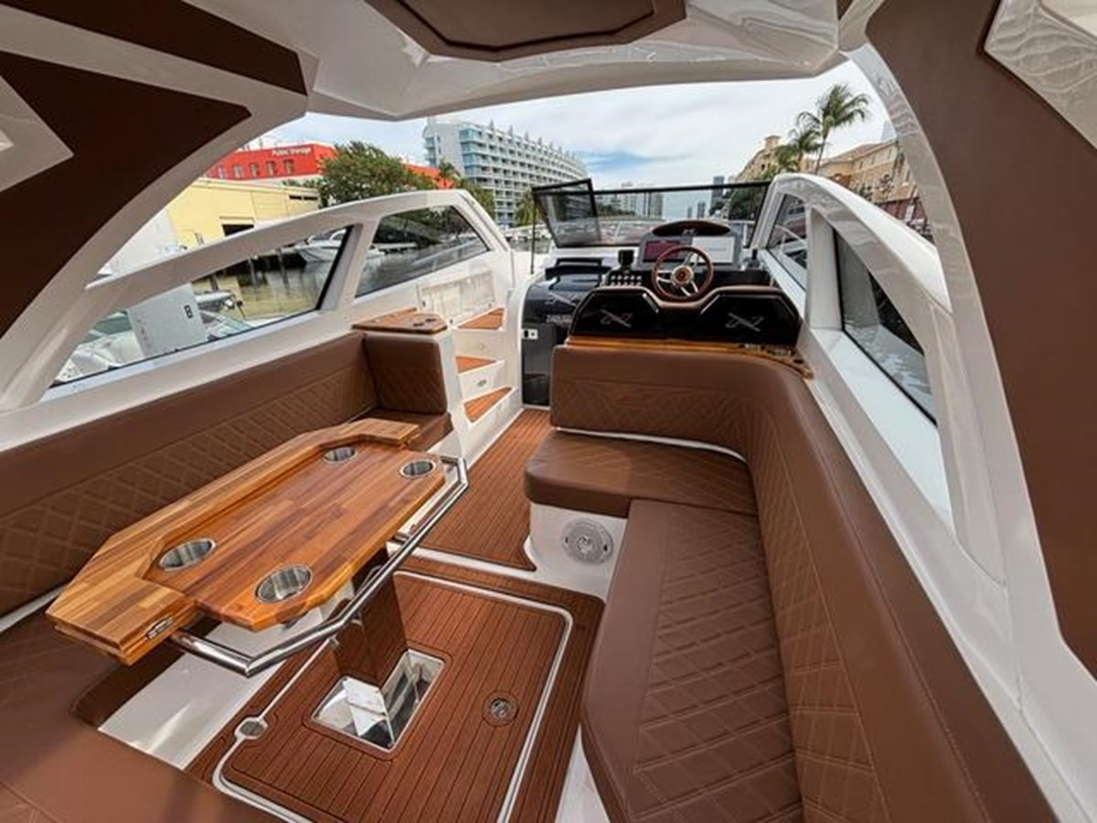 https://arconyachts.ams3.digitaloceanspaces.com/177709/conversions/large_4103661-optimize.jpg