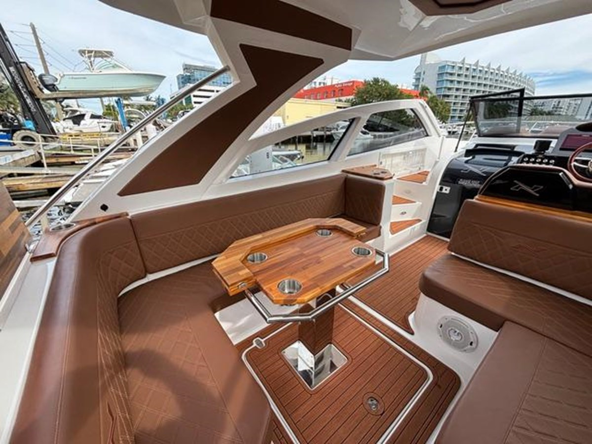https://arconyachts.ams3.digitaloceanspaces.com/177712/conversions/large_4103662-optimize.jpg