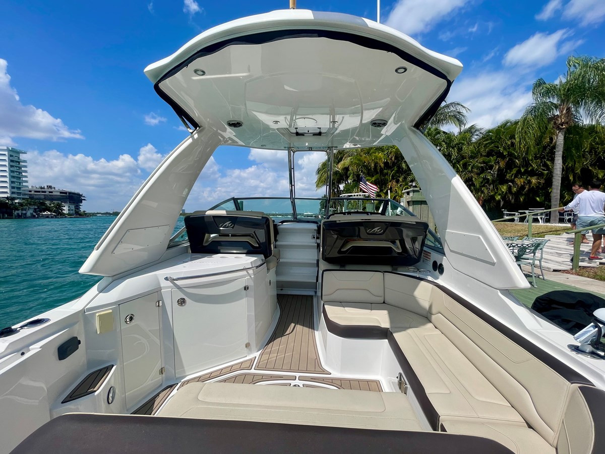 https://arconyachts.ams3.digitaloceanspaces.com/177720/conversions/large_3808826-optimize.jpg
