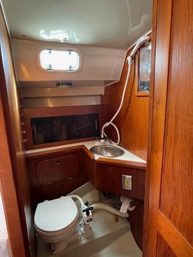 https://arconyachts.ams3.digitaloceanspaces.com/177815/conversions/large_4510752-optimize.jpg