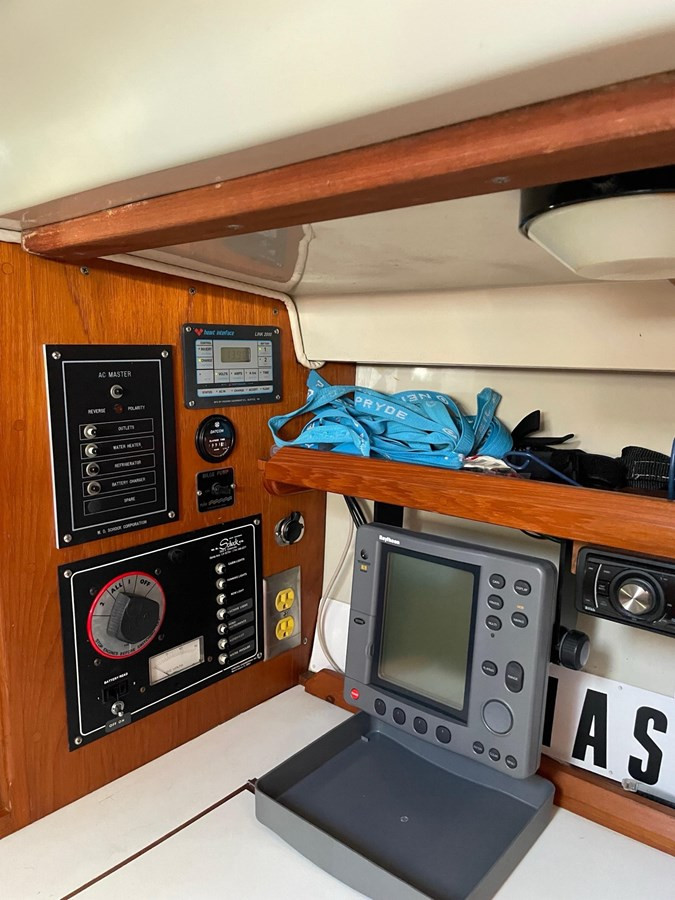 https://arconyachts.ams3.digitaloceanspaces.com/177849/conversions/large_4510766-optimize.jpg