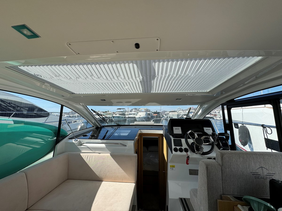 https://arconyachts.ams3.digitaloceanspaces.com/177871/conversions/large_4825765-optimize.jpg