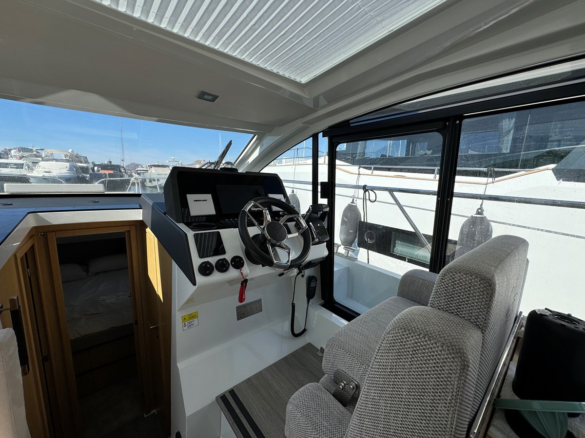 https://arconyachts.ams3.digitaloceanspaces.com/177873/conversions/large_4825766-optimize.jpg