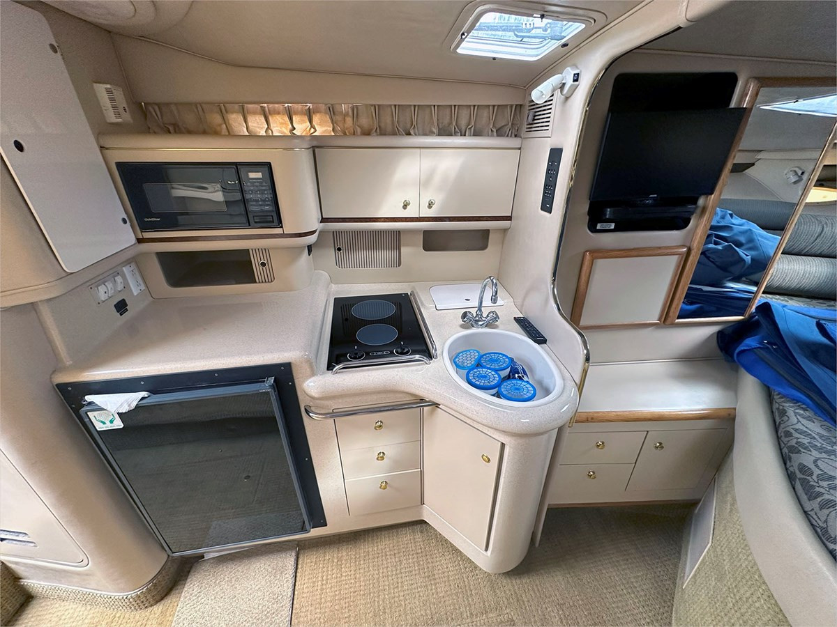 https://arconyachts.ams3.digitaloceanspaces.com/178255/conversions/large_4284837-optimize.jpg