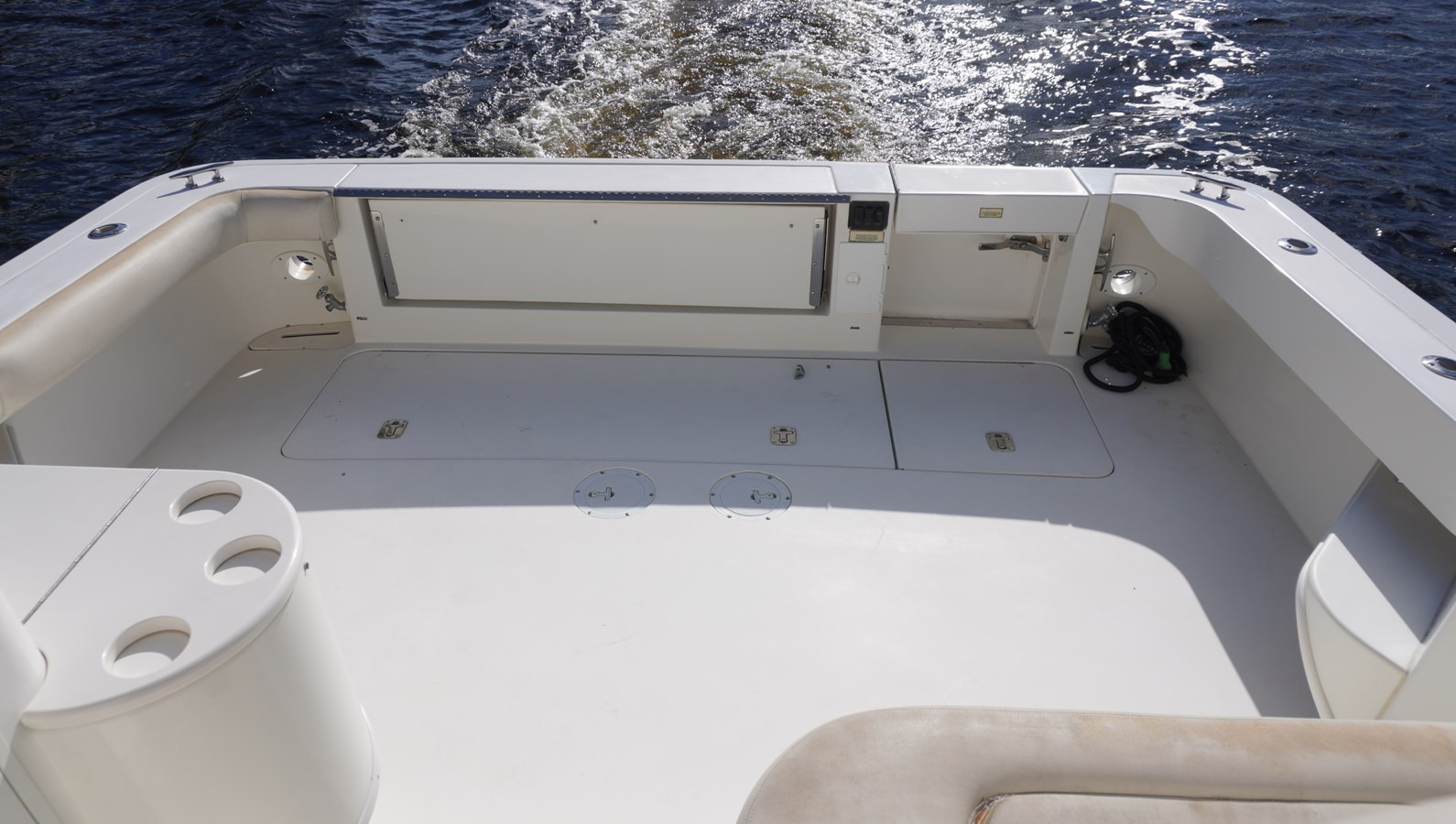 https://arconyachts.ams3.digitaloceanspaces.com/178285/conversions/large_4495787-optimize.jpg
