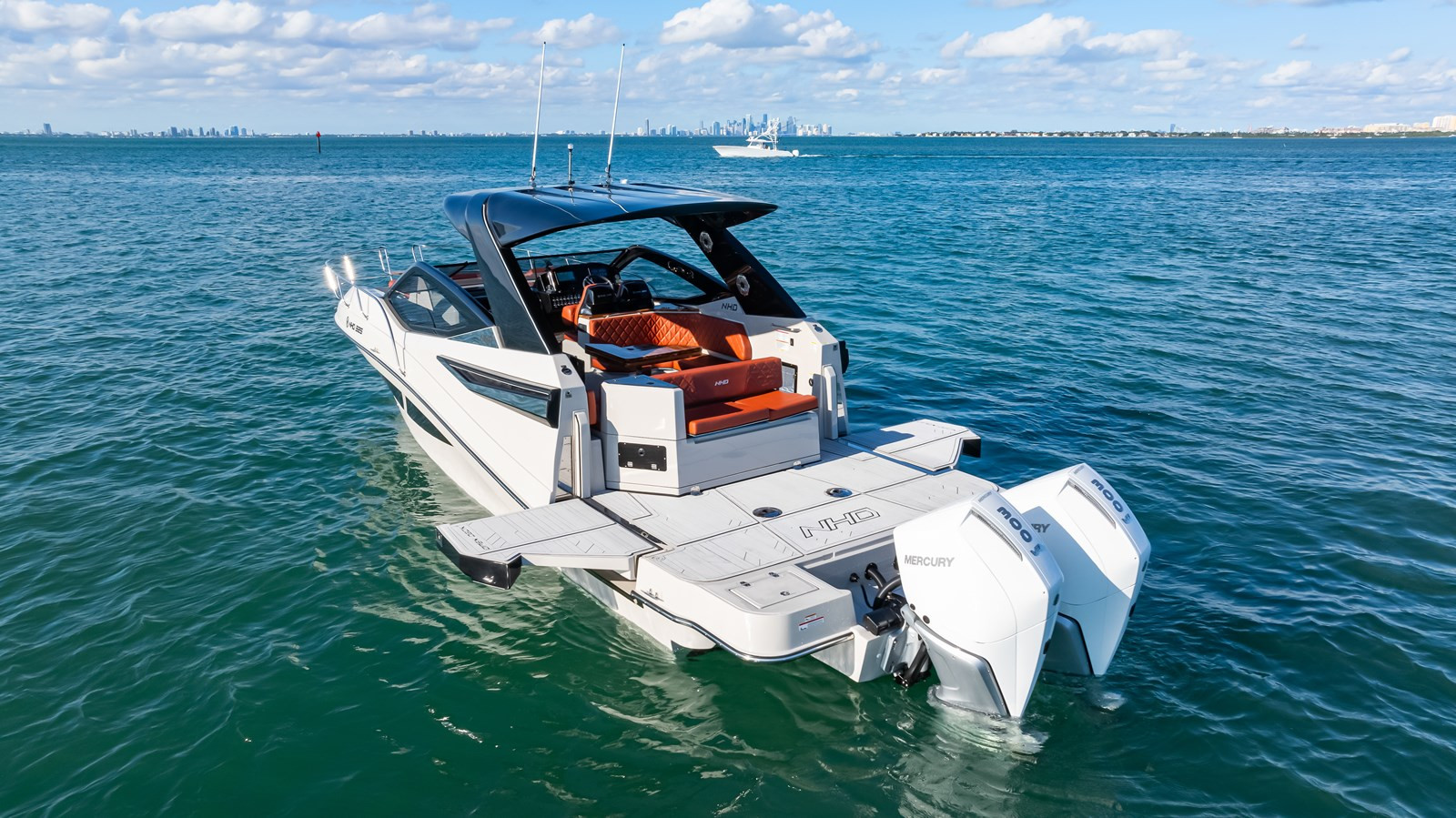 https://arconyachts.ams3.digitaloceanspaces.com/178366/conversions/large_4525355-optimize.jpg