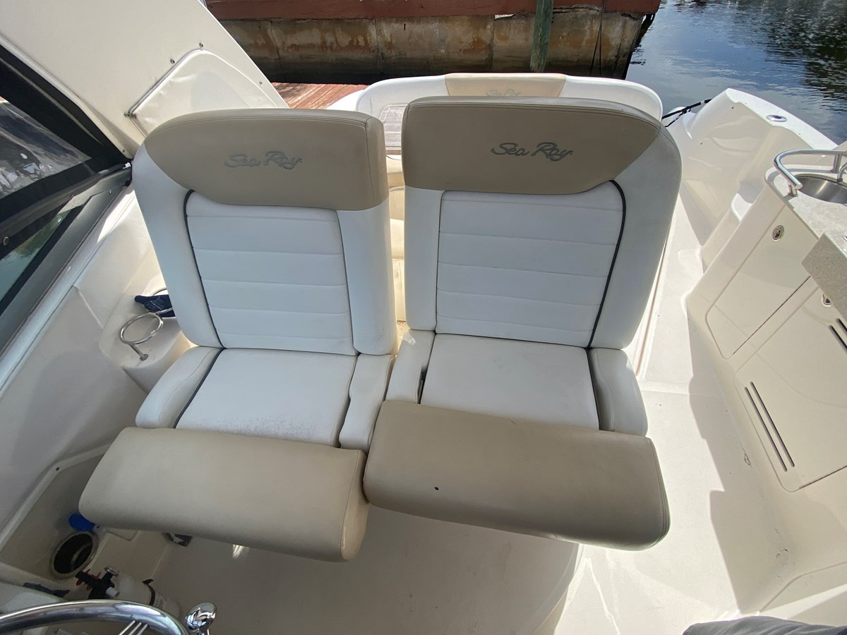 https://arconyachts.ams3.digitaloceanspaces.com/178382/conversions/large_3638354-optimize.jpg