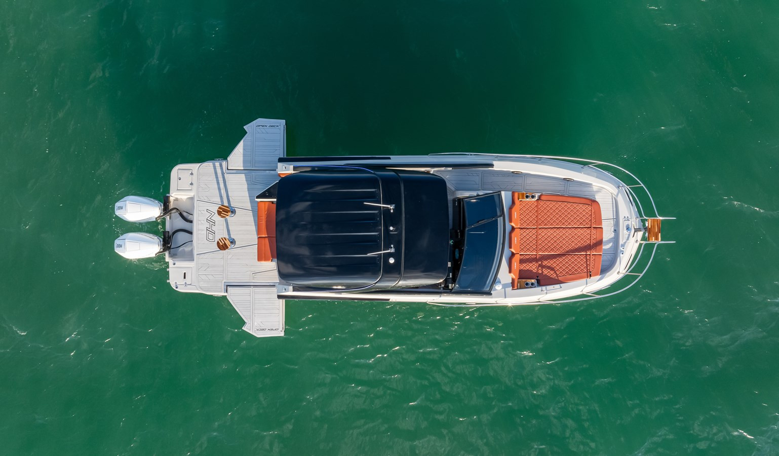 https://arconyachts.ams3.digitaloceanspaces.com/178383/conversions/large_4525360-optimize.jpg
