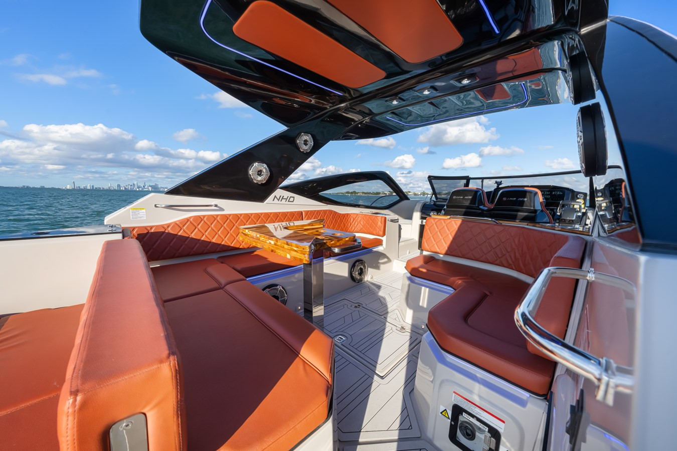 https://arconyachts.ams3.digitaloceanspaces.com/178413/conversions/large_4525370-optimize.jpg