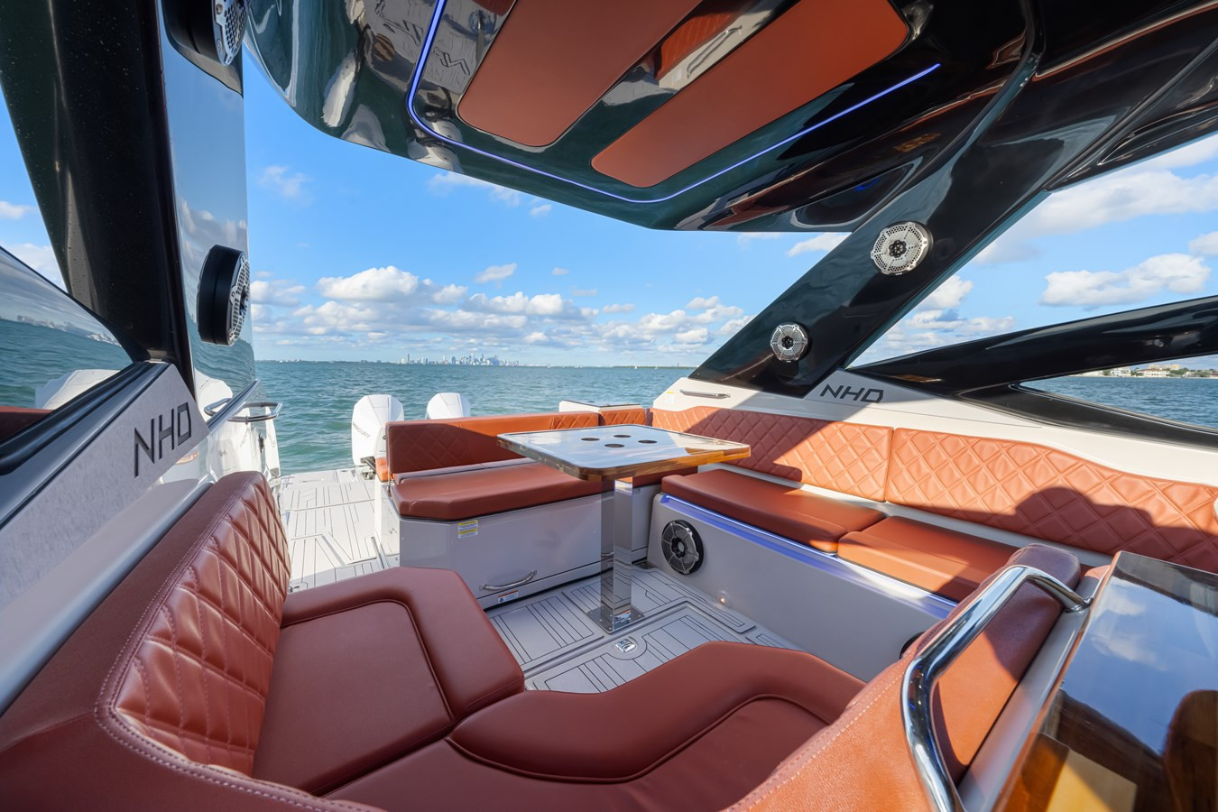 https://arconyachts.ams3.digitaloceanspaces.com/178425/conversions/large_4525374-optimize.jpg
