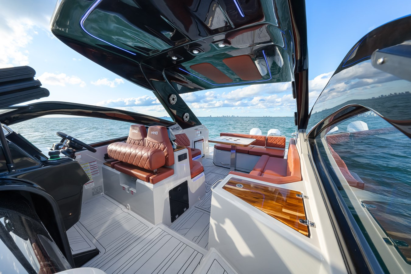 https://arconyachts.ams3.digitaloceanspaces.com/178455/conversions/large_4525385-optimize.jpg