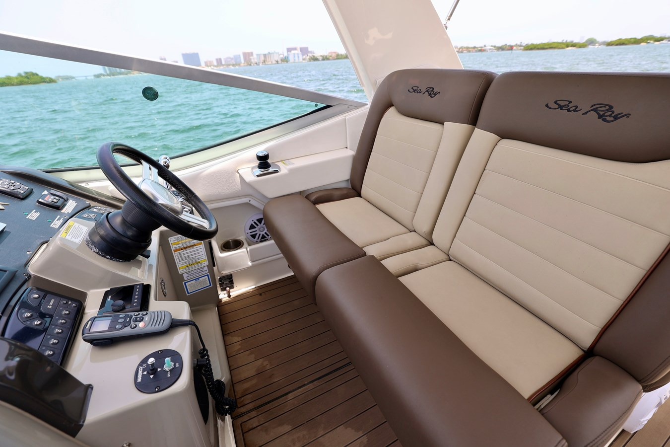 https://arconyachts.ams3.digitaloceanspaces.com/178516/conversions/large_4267620-optimize.jpg