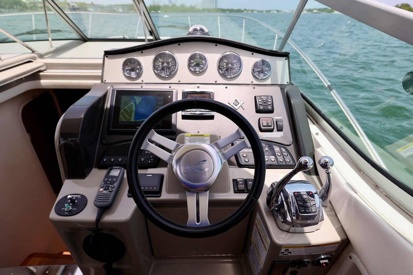 https://arconyachts.ams3.digitaloceanspaces.com/178522/conversions/large_4267621-optimize.jpg