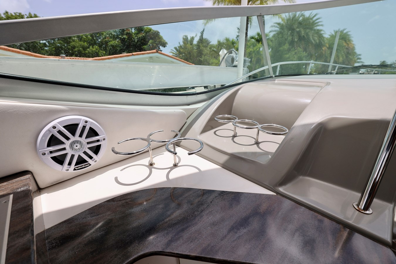 https://arconyachts.ams3.digitaloceanspaces.com/178535/conversions/large_4267605-optimize.jpg
