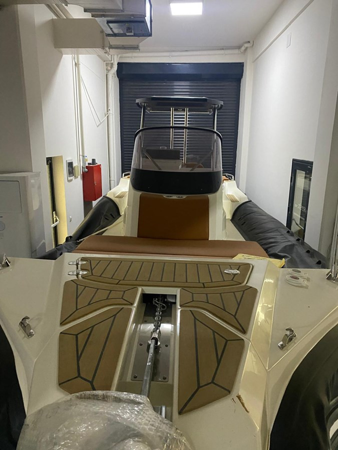 https://arconyachts.ams3.digitaloceanspaces.com/178593/conversions/large_4693279-optimize.jpg