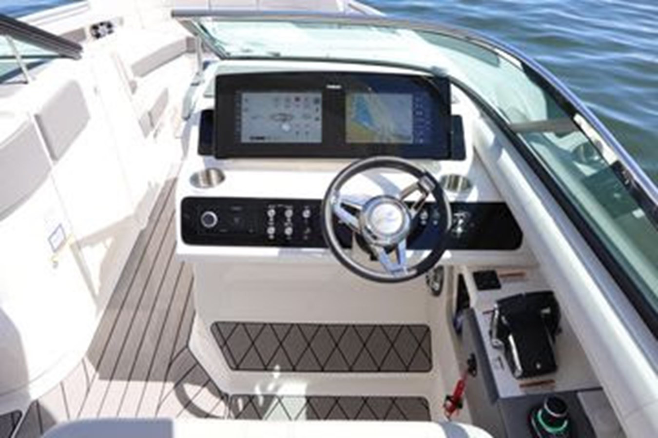 https://arconyachts.ams3.digitaloceanspaces.com/178608/conversions/large_3983975-optimize.jpg