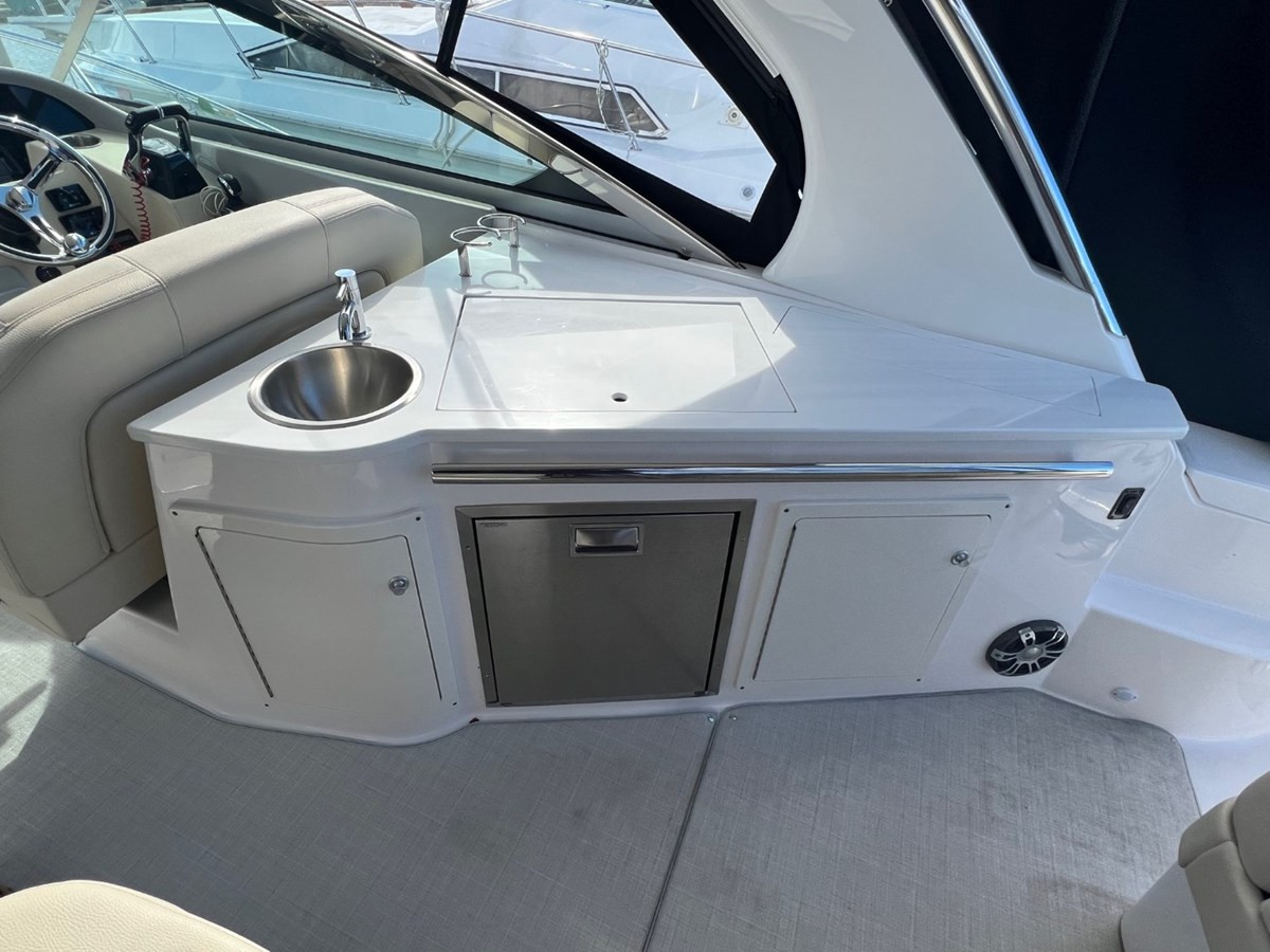 https://arconyachts.ams3.digitaloceanspaces.com/178638/conversions/large_3647013-optimize.jpg