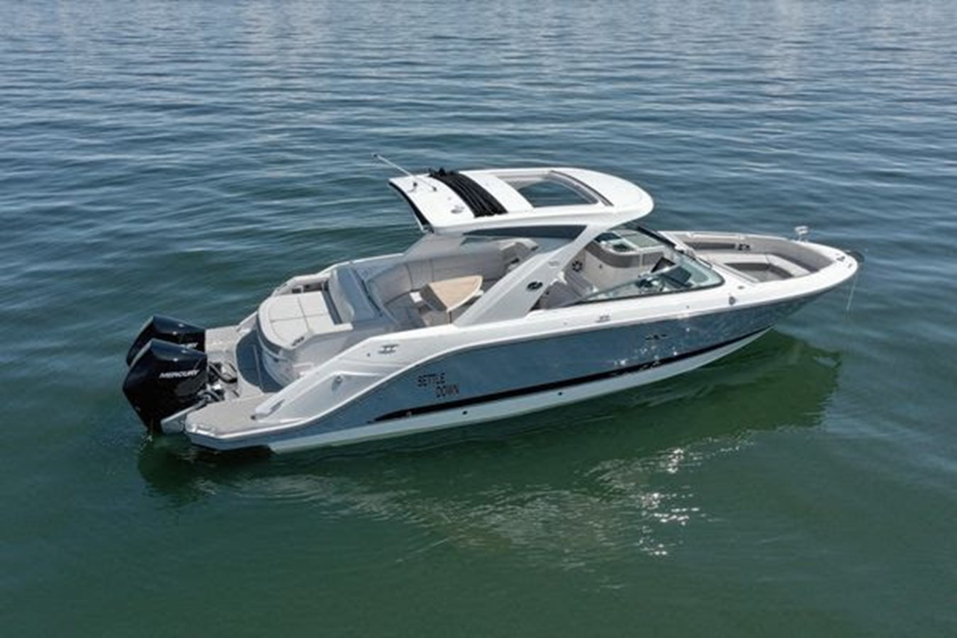 https://arconyachts.ams3.digitaloceanspaces.com/178640/conversions/large_3983989-optimize.jpg