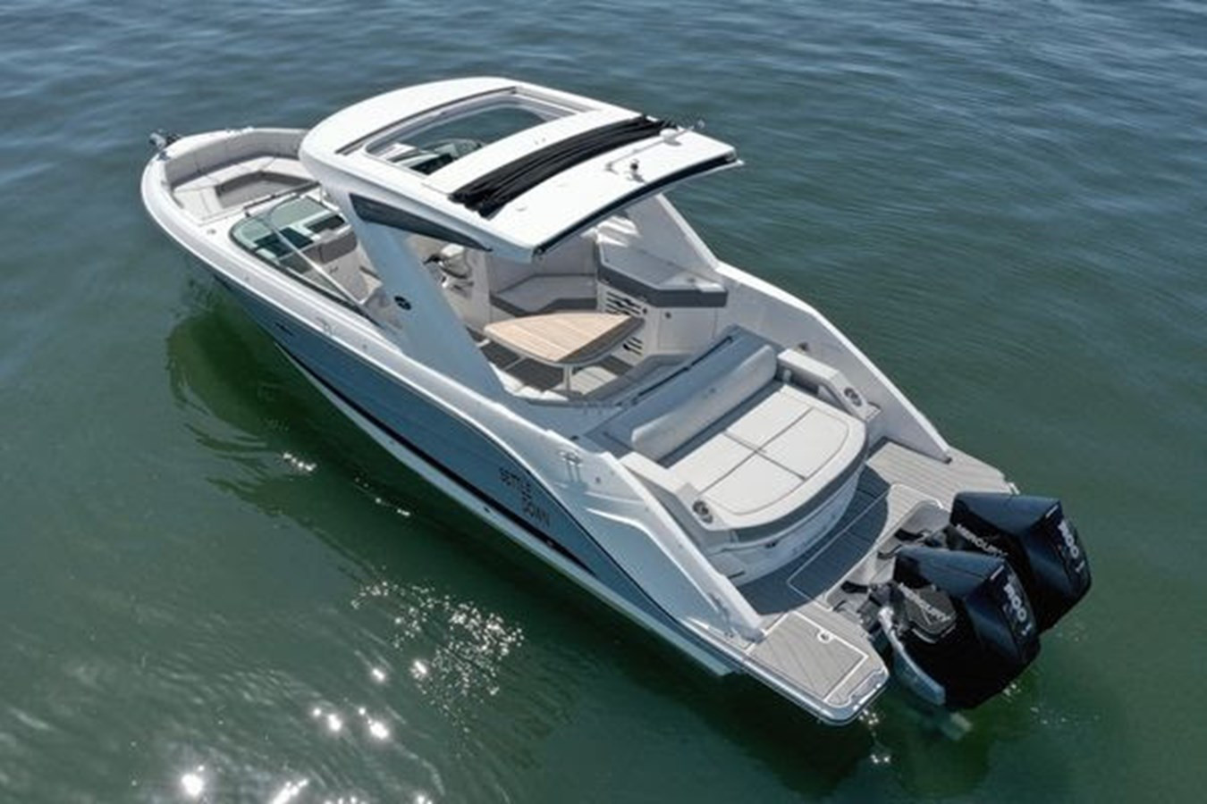 https://arconyachts.ams3.digitaloceanspaces.com/178663/conversions/large_3983999-optimize.jpg