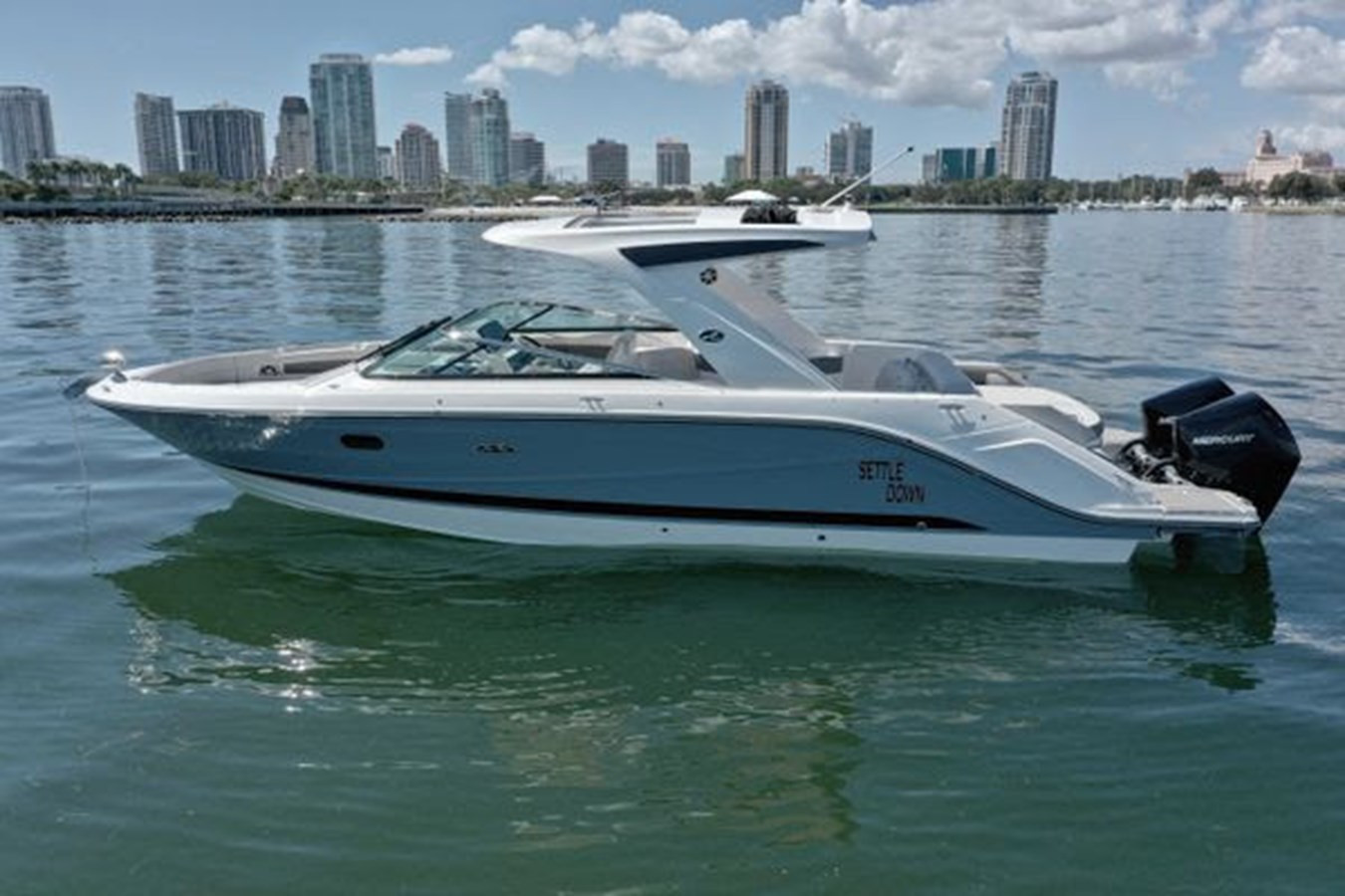 https://arconyachts.ams3.digitaloceanspaces.com/178669/conversions/large_3984002-optimize.jpg