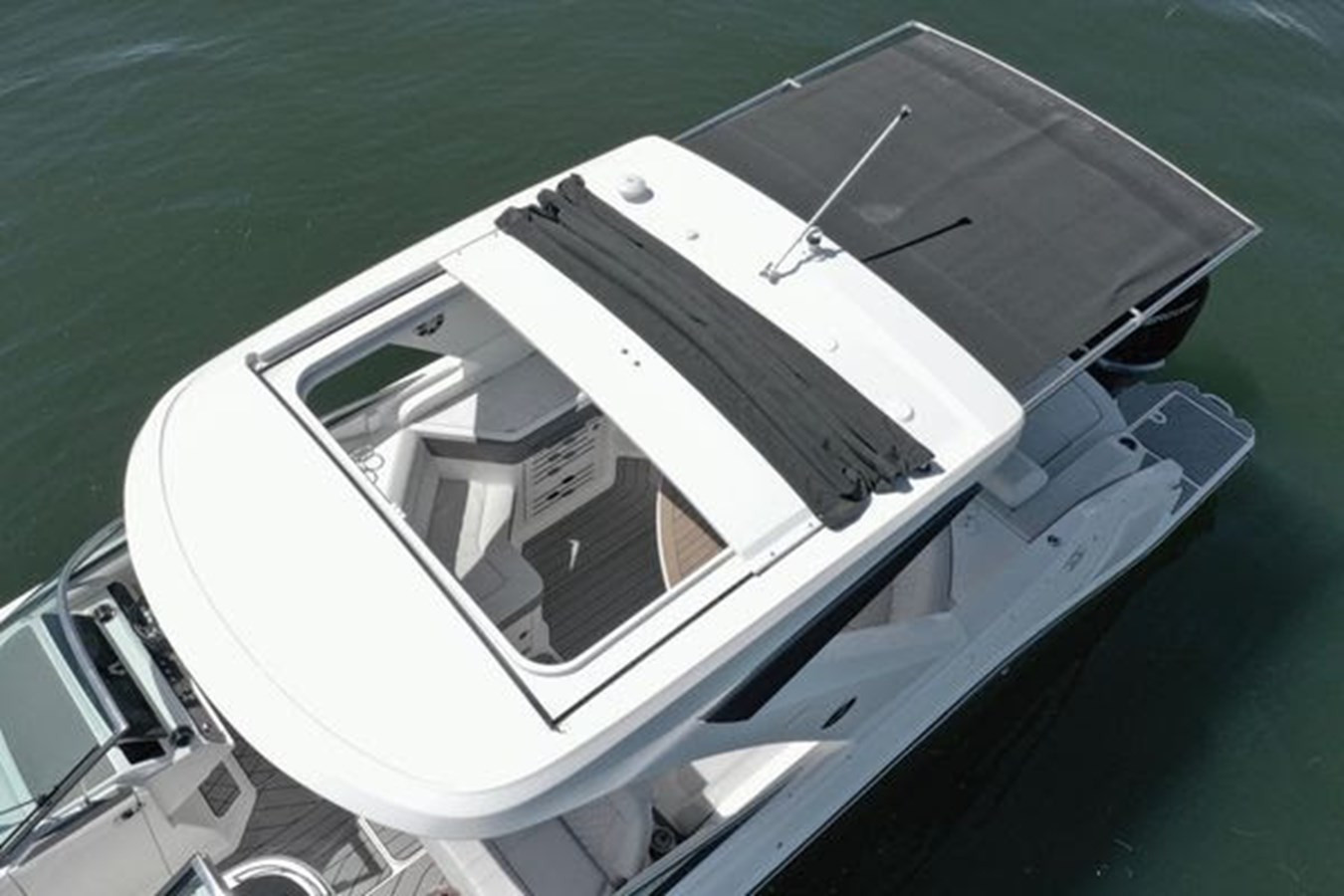 https://arconyachts.ams3.digitaloceanspaces.com/178678/conversions/large_3984006-optimize.jpg
