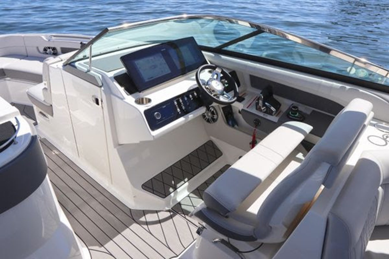 https://arconyachts.ams3.digitaloceanspaces.com/178735/conversions/large_3984033-optimize.jpg
