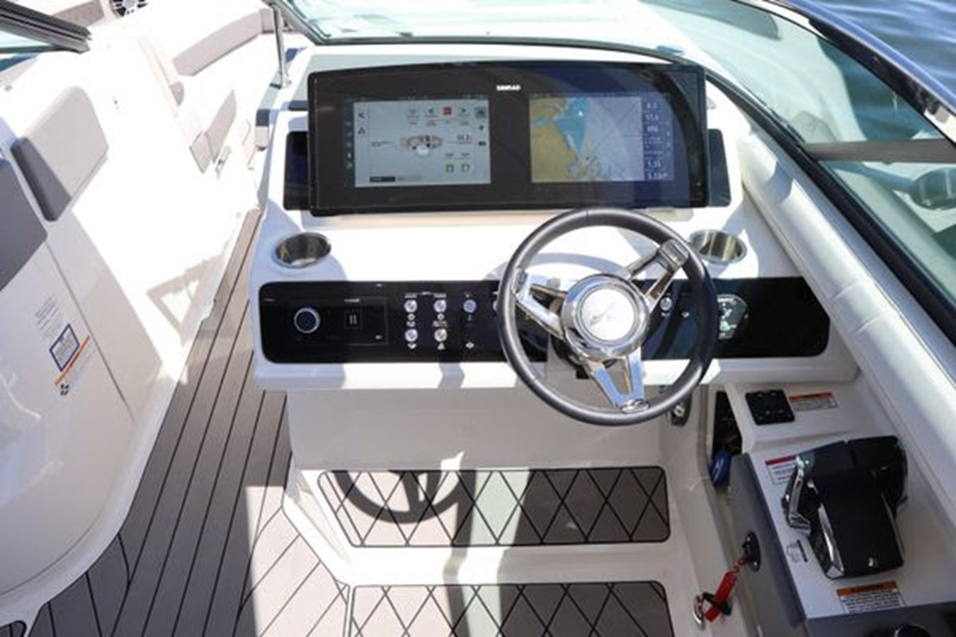 https://arconyachts.ams3.digitaloceanspaces.com/178767/conversions/large_3984050-optimize.jpg
