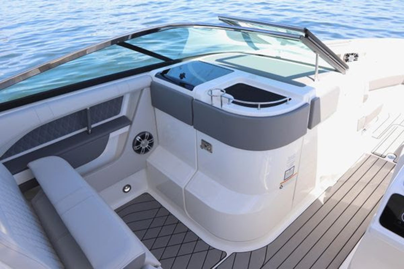 https://arconyachts.ams3.digitaloceanspaces.com/178771/conversions/large_3984051-optimize.jpg