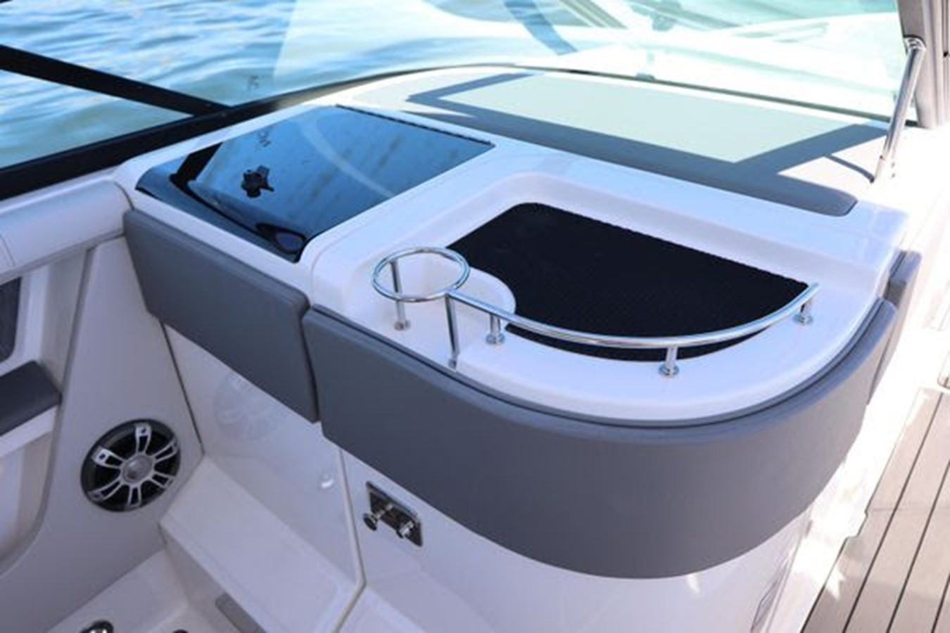 https://arconyachts.ams3.digitaloceanspaces.com/178773/conversions/large_3984053-optimize.jpg